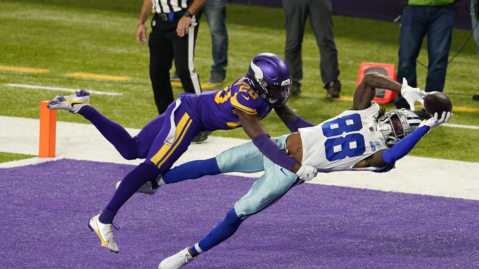 Cowboys' CeeDee Lamb makes amazing touchdown catch vs. Vikings