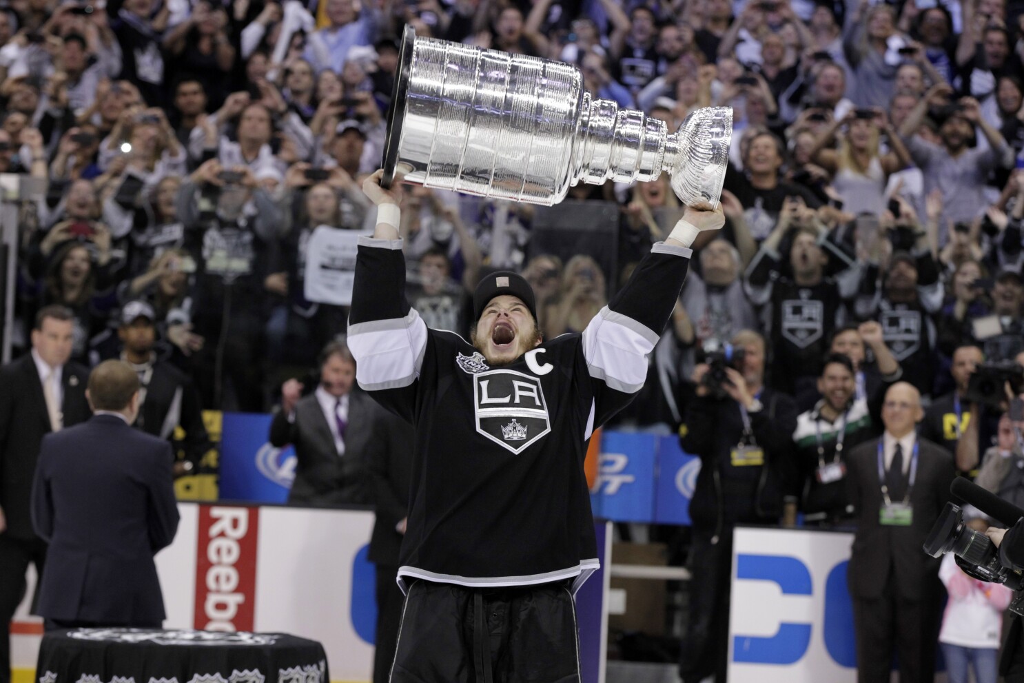 Kings forward Dustin Brown to retire after Stanley Cup Playoffs